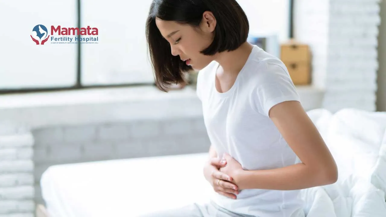 Signs & Symptoms of PCOS in Teenage Girls